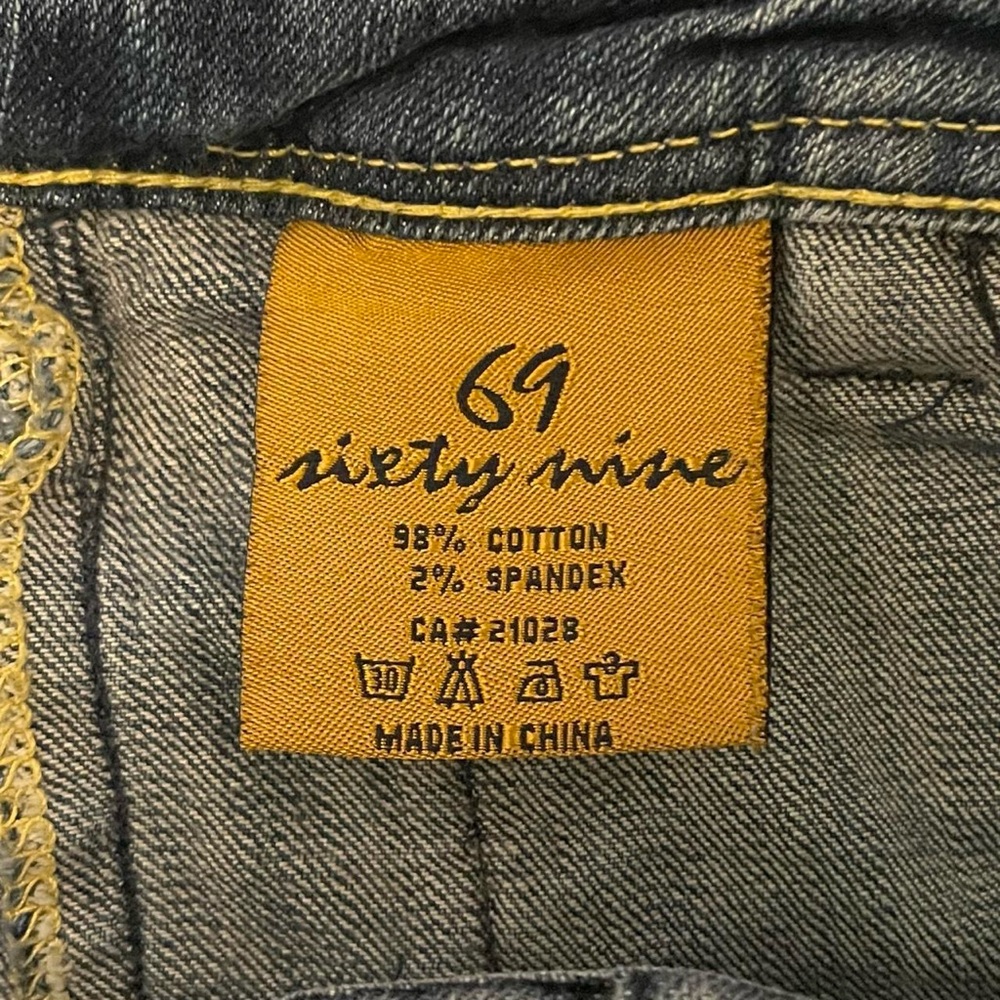 Low waisted y2k denim skirt - Picture 5 of 6